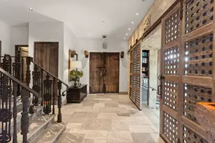 5651 Doliver Dr, Houston, TX 77056 - Photo 4