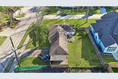 8802 Cedarbrake Drive, Spring Valley Village, TX 77055 - Photo 4