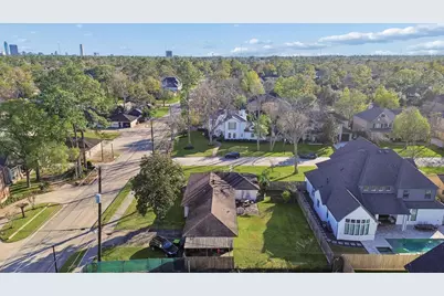 8802 Cedarbrake Drive, Spring Valley Village, TX 77055 - Photo 2