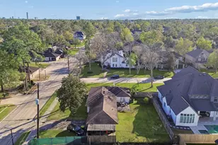 8802 Cedarbrake Dr, Spring Valley Village, TX 77055 - Photo 2