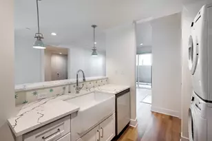 2829 Timmons Ln, Houston, TX 77027 - Photo 10