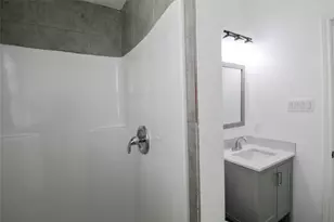 531 N Estelle St, Houston, TX 77003 - Photo 24