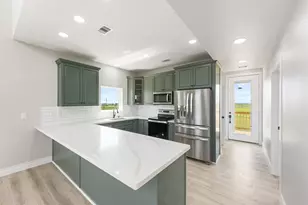 234 Bay Ave, Surfside Beach, TX 77541 - Photo 18
