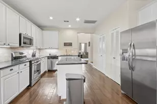 55 W Pipers Green St, The Woodlands, TX 77382 - Photo 10