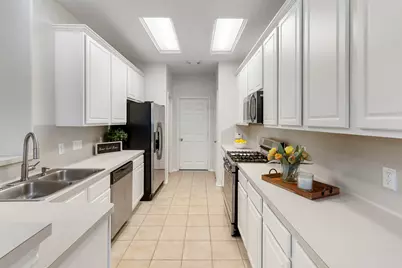 215 W Stedhill Loop, The Woodlands, TX 77384 - Photo 18