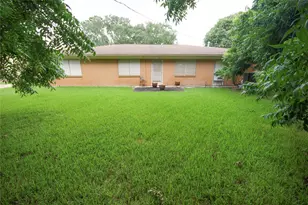 6733 Pecanwood St, Hitchcock, TX 77563 - Photo 14