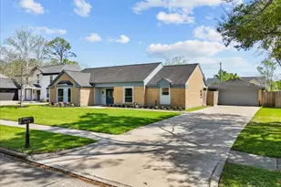 1508 Bayou Oak Dr, Friendswood, TX 77546 - Photo 2