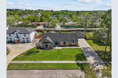 1508 Bayou Oak Drive, Friendswood, TX 77546 - Photo 2