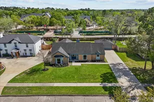 1508 Bayou Oak Dr, Friendswood, TX 77546 - Photo 2