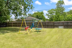 4108 Crescent Dr, Bay City, TX 77414 - Photo 2