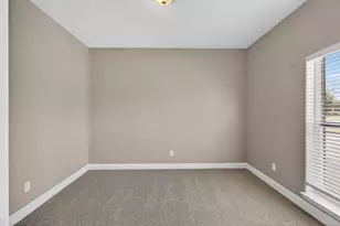 320 Cathedral Sq, Beaumont, TX 77701 - Photo 10