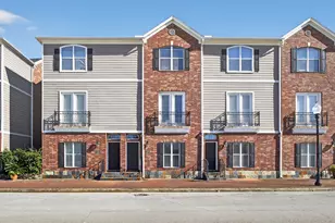 320 Cathedral Sq, Beaumont, TX 77701 - Photo 2