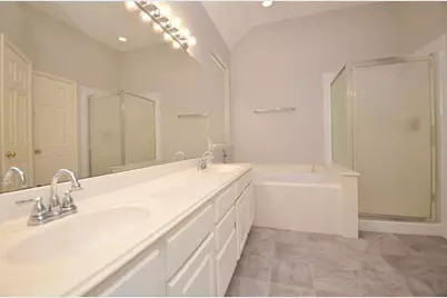 43 S Lace Arbor Drive, The Woodlands, TX 77382 - Photo 22