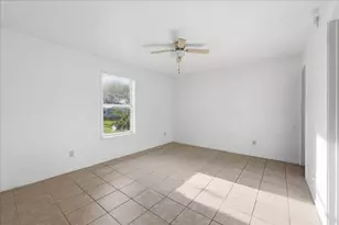 2020 Poplar St, Beaumont, TX 77701 - Photo 16