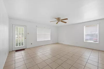 2020 Poplar Street, Beaumont, TX 77701 - Photo 4