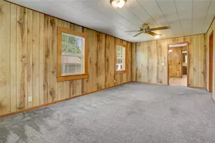 215 E Dahlgren Ave, Wharton, TX 77488 - Photo 6