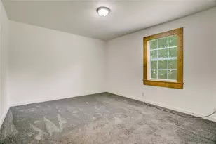 215 E Dahlgren Ave, Wharton, TX 77488 - Photo 4