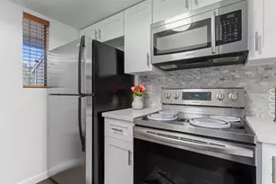 4444 Victory Dr, Houston, TX 77088 - Photo 10