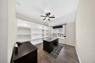 2829 Parkside Village Ct, Pearland, TX 77581 - Photo 10