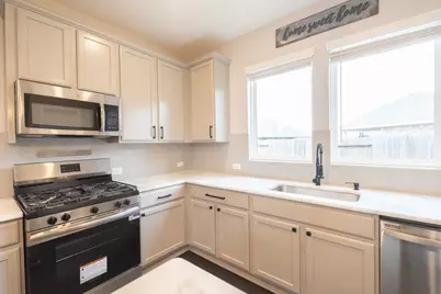 303 Vineyard Court, Alvin, TX 77511 - Photo 10