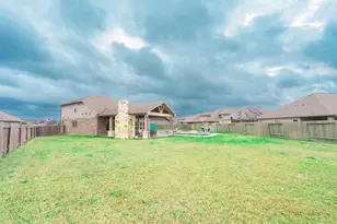 303 Vineyard Ct, Alvin, TX 77511 - Photo 46