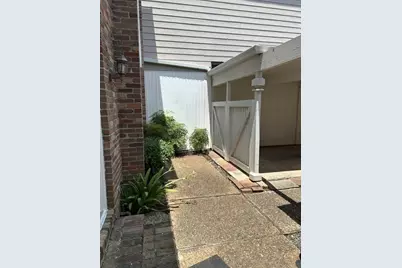 1220 Fountain View Drive #197, Houston, TX 77057 - Photo 4