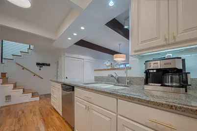 5368 Brownway Street #C32, Houston, TX 77056 - Photo 12