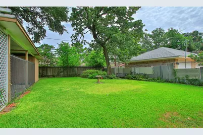 8222 Leader Street, Houston, TX 77036 - Photo 40