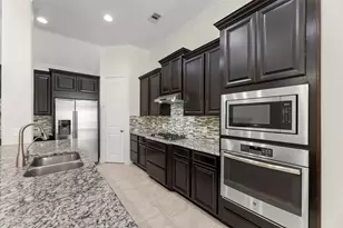 4918 Ava Meadows Ln, Sugar Land, TX 77479 - Photo 4