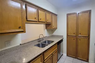 215 Post Office St, Galveston, TX 77550 - Photo 12