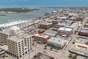 202 25th St, Galveston, TX 77550 - Photo 36