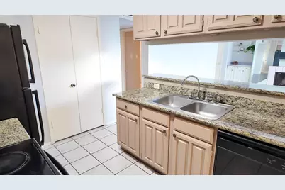 8020 Braesmain Drive #1603, Houston, TX 77025 - Photo 16