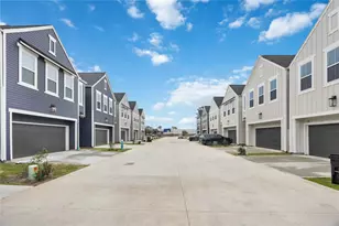 321 Charlock St St, Houston, TX 77022 - Photo 2