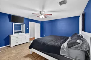 924 Chad Ln, Baytown, TX 77521 - Photo 10