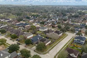 924 Chad Ln, Baytown, TX 77521 - Photo 22