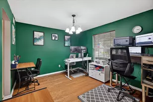 924 Chad Ln, Baytown, TX 77521 - Photo 4