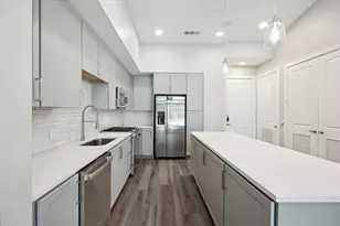 9757 Katy Freeway, Houston, TX 77024 - Photo 8