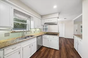 6226 Bankside Dr, Houston, TX 77096 - Photo 8