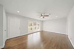 6718 Crestridge St, Houston, TX 77033 - Photo 6