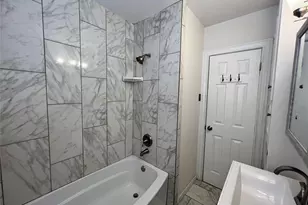 7607 Hemlock St, Houston, TX 77012 - Photo 14