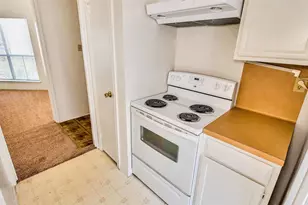 10102 Waterstone St, Houston, TX 77042 - Photo 6