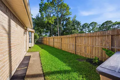 16202 Mill Point Drive, Houston, TX 77059 - Photo 30