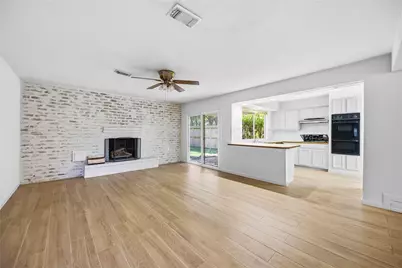 16202 Mill Point Drive, Houston, TX 77059 - Photo 8