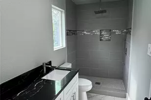 129 S 10th St, Conroe, TX 77301 - Photo 24