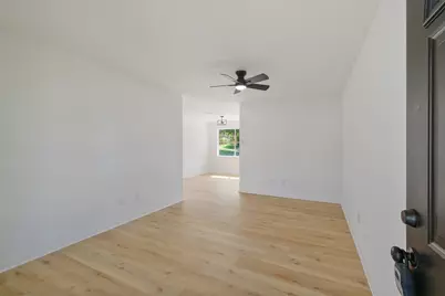 221 N Baron Street, Bellville, TX 77418 - Photo 10