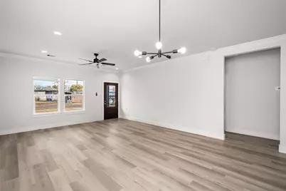 8056 Meadowbrook Drive, Houston, TX 77017 - Photo 8