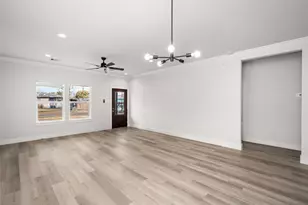 8056 Meadowbrook Dr, Houston, TX 77017 - Photo 8