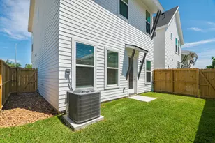 7613 Victory Reserve St, Houston, TX 77088 - Photo 36