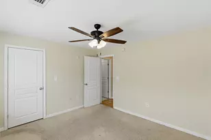 1725 Harvey Mitchell Pkwy S, College Station, TX 77840 - Photo 10