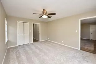 105 W Saunders St, League City, TX 77573 - Photo 18